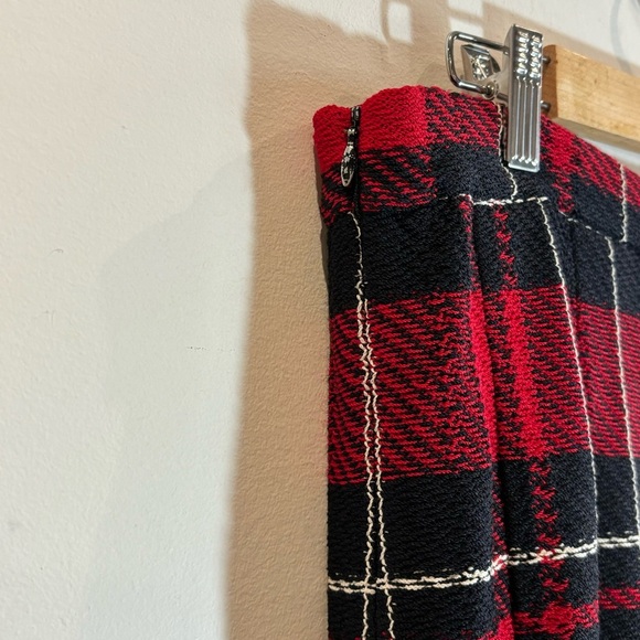 ST. JOHN Sz 10 80% Wool 20% Viscose Unlined Pleated Plaid Zip Above Knee Skirt - Picture 5 of 10